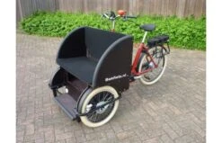 Bakfiets.nl Riksja Steps Elektrische Bakfiets -Buitenspeelgoed Winkel 320889fc6605157af2bf2bc13b8fb5bbbd66bc3a826bb18c3ff1cc001aba7893