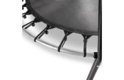 EXIT Tiggy Junior Met Beugel 140 Zwart-Groen 14 EXIT Tiggy Junior Met Beugel 140 Zwart-Groen -Buitenspeelgoed Winkel exit tiggy junior trampoline met beugel o140cm zwart groen 3