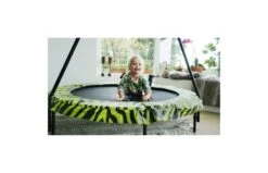 EXIT Tiggy Junior Met Beugel 140 Zwart-Groen 16 EXIT Tiggy Junior Met Beugel 140 Zwart-Groen -Buitenspeelgoed Winkel exit tiggy junior trampoline met beugel o140cm zwart groen 6