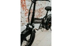 ES Master 250WATT Rock Wheel II Fatbike Glossy Black -Buitenspeelgoed Winkel img 9040 560x840 1