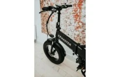 ES Master 250WATT Rock Wheel II Fatbike Glossy Black -Buitenspeelgoed Winkel img 9044 560x840 1